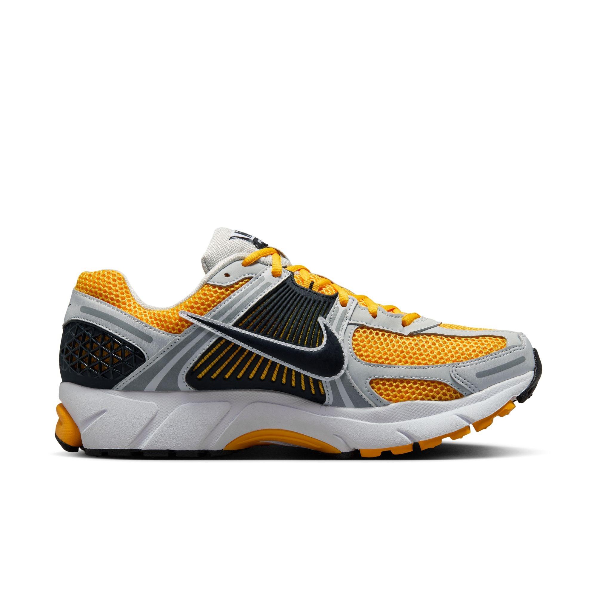 Nike Zoom Vomero 5 - University Gold/Photon Dust/Black FB9149-002