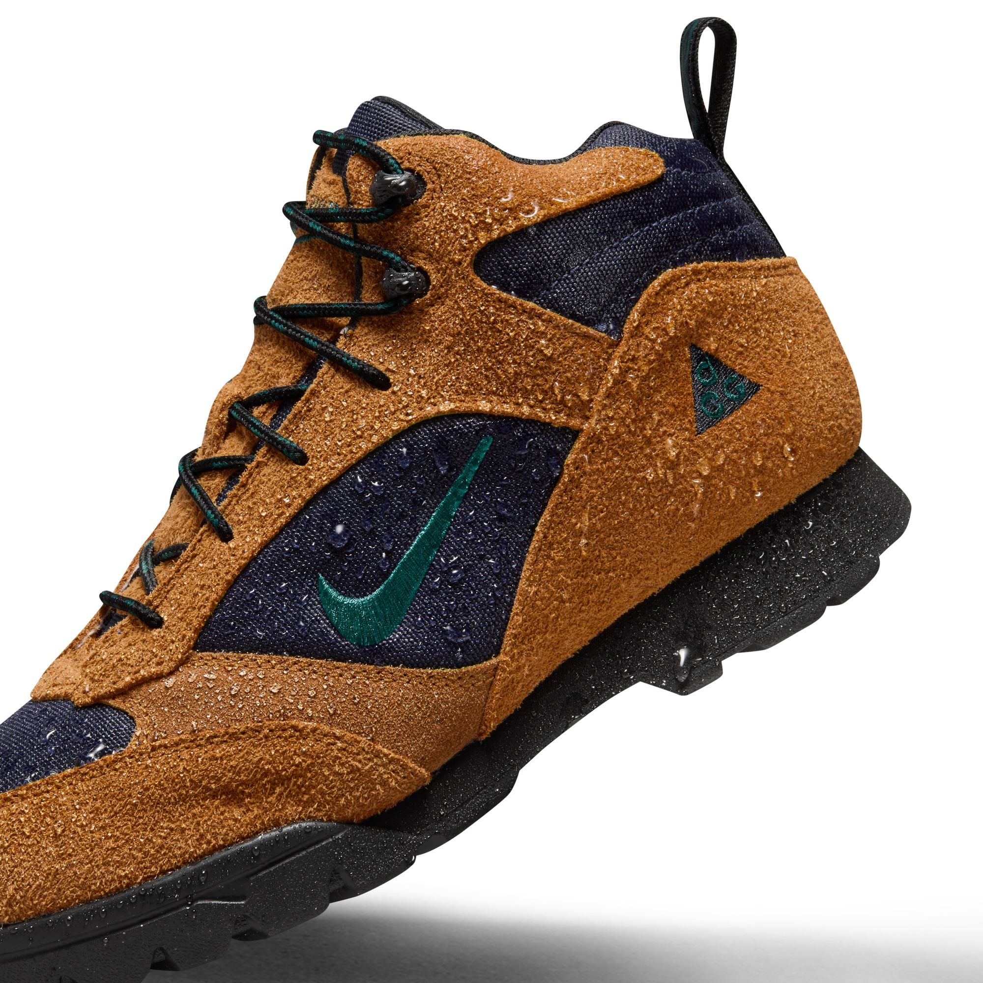 Nike hot sale boots waterproof