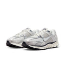 Women's Nike Zoom Vomero 5 - Photon Dust / Chrome Gridiron