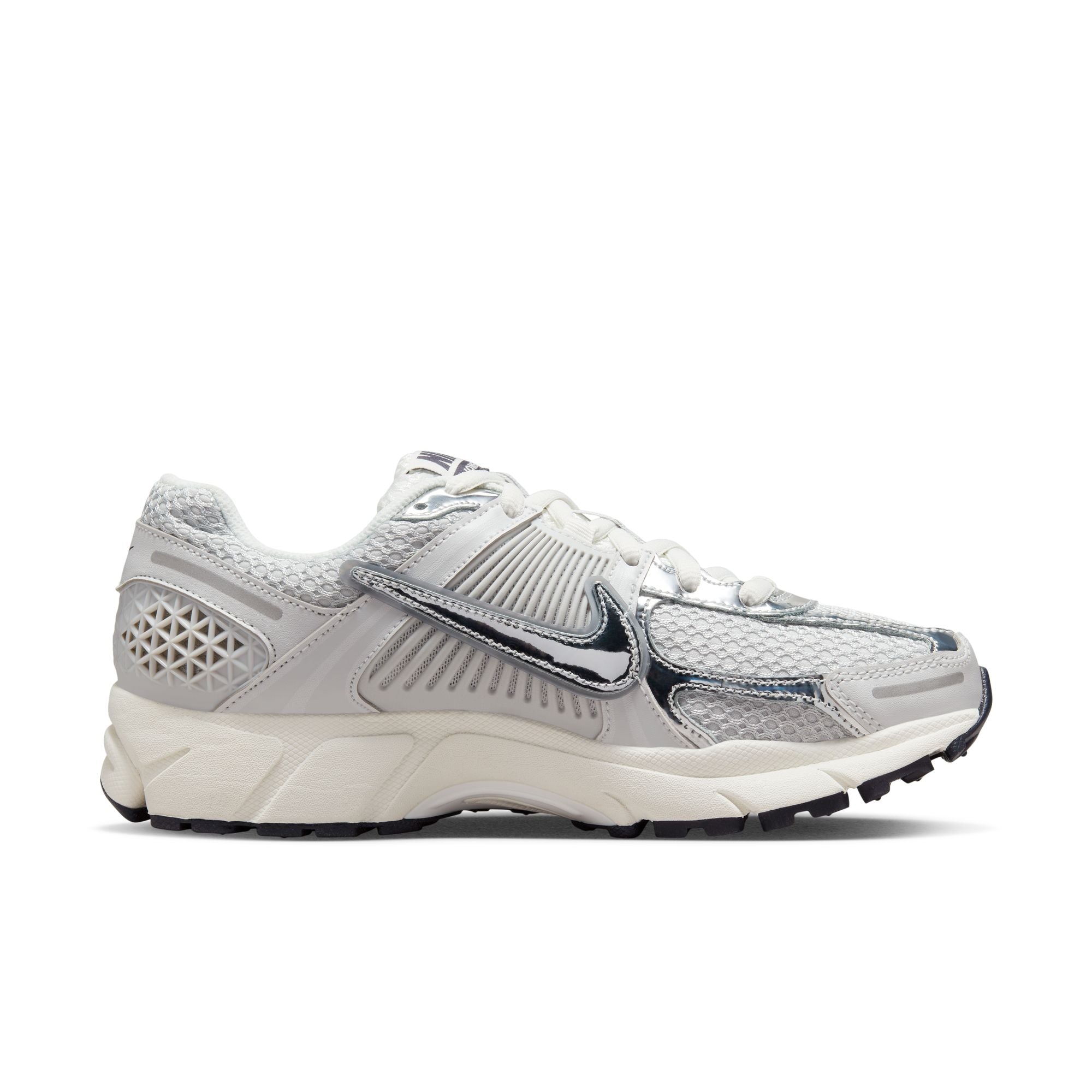 Women's Nike Zoom Vomero 5 - Photon Dust / Chrome Gridiron FD0884