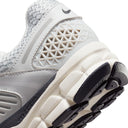 Women's Nike Zoom Vomero 5 - Photon Dust / Chrome Gridiron