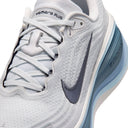 Nike Vomero Plus - Off White / Obsidian-Grey Fog