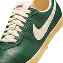 W Nike Astrograbber Leather - Fir / Muslin - Sail