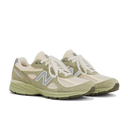 Made in USA 990v4 -Olive Leaf