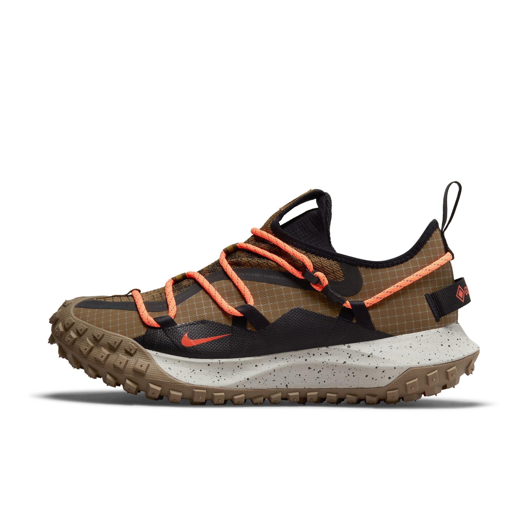 Nike acg hotsell hiking shoes