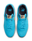 Nike Air Max 1 PRM BALTIC BLUE/ SESAME GRIDIRON
Blending the perfect amount of casual, Sunday-morning style with some quaint countryside flair, it punches straight through any "boring professor" misconceptions with an ocean of Baltic Blue. Step on in and let 'em whisk you away. NIKE FOOTWEAR