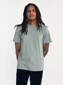 WAX LONDON Reid SS Tee LIMESTONE
The Reid is the ultimate basic tee for everyday use. Cut for a regular fit, it's garment dyed to give the fabric a more lived in look and feel. Wax London has made the Reid in organic cotton in an ethical factory in Bangladesh that prioritises the welfare of their staff and environmental impact. Seen here in limestone.

100% organic cotton
regular fit
made ethically in Bangladesh
garment dyed fabric
