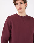 Sweatshirt PORT
A modern take on the classic athletic sweatshirt, the iconic Sunspel sweatshirt has a neat fit and refined sweatshirt detailing, with its V-stitch insert and rib cuffs. it is made from an exceptionally soft loopback fabric, and its traditional internal loop stitch is warm and insulating. Pair with the matching sweatpants as part of the track set.
Product code: MSWE1516-RDDU SUNSPEL