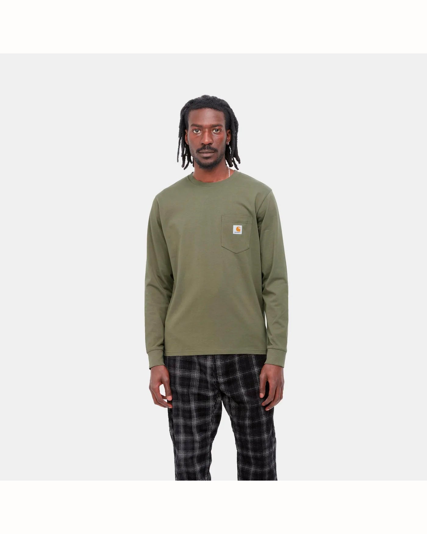 L/S Pocket T-shirt SEAWEED
The Long Sleeve Pocket T-Shirt is constructed from cotton jersey. It features a single chest pocket, adorned with a woven Carhartt WIP label.


100% Cotton Single Jersey, 190 g/sqm
regular fit
chest pocket
square label

 CARHARTT WIP