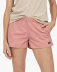 W's Barely Baggies 2 1/2" SUNFADE PINK
Rugged, multifunctional shorts designed for use in and out of the water, made of quick-drying 100% recycled nylon with a DWR (durable water repellent) finish. Inseam is 2.5". Fair Trade Certified™ sewn. PATAGONIA